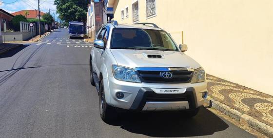 TOYOTA HILUX SW4 3.0 SRV 4X4 16V TURBO INTERCOOLER DIESEL 4P AUTOMÁTICO
